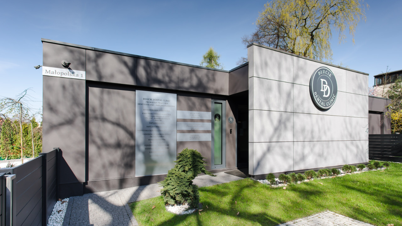 Servicepavillon, Zahnarztpraxis Dłucik 200m2 - Ansicht 1
