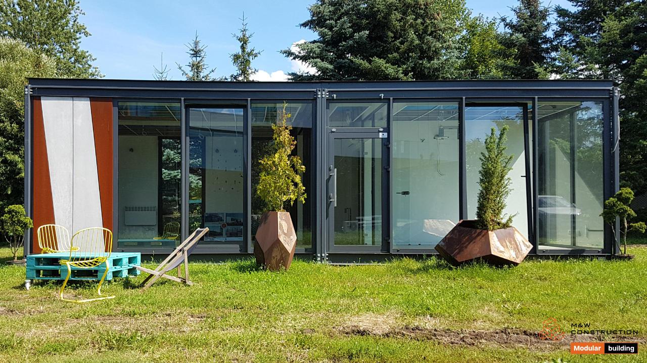 Gartenbüro hinter dem Haus, Katze